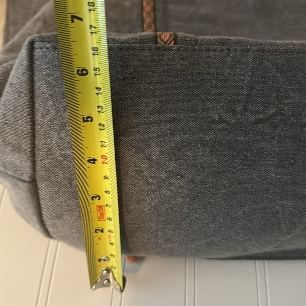 America & Beyond Gray Embroidered Overnight Bag TOT5513B - Picture 13 of 14